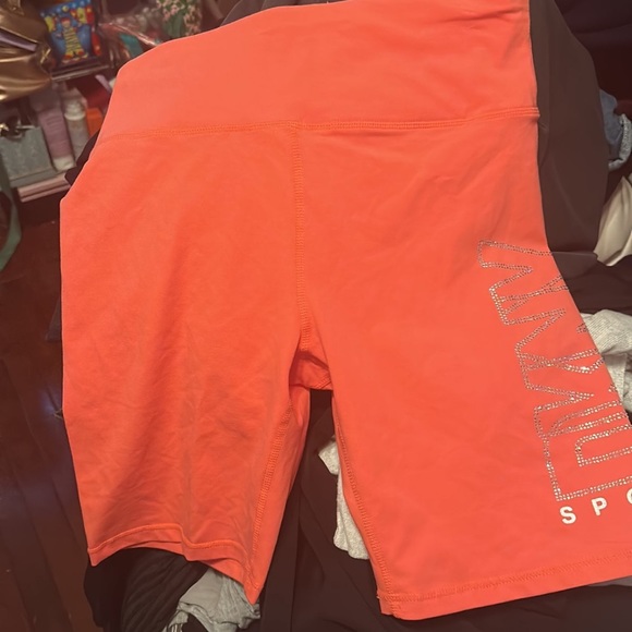 Dkny shorts - Picture 2 of 3